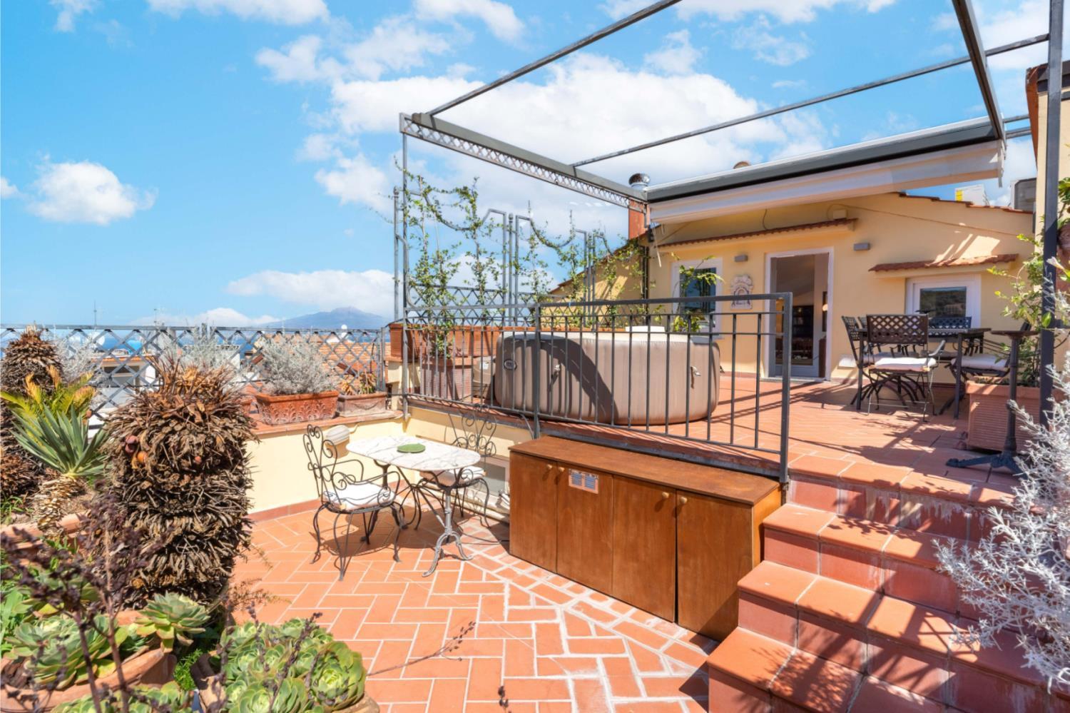 The Roof With Sea View Apartment *
